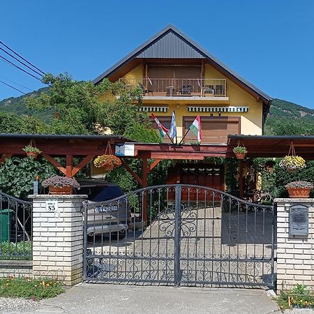 Anna Ilona Vendeghaz Hotel Badacsonytomaj Bagian luar foto